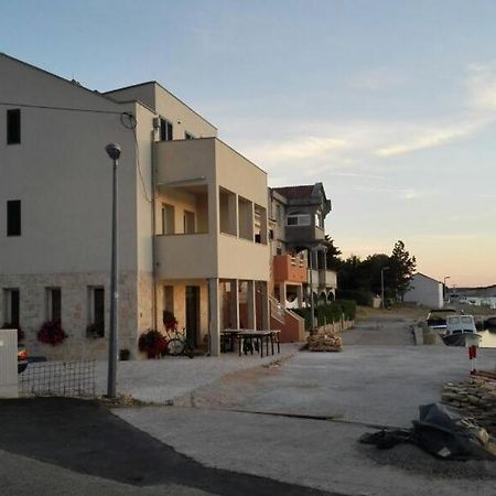Apartments By The Sea Simuni, Pag - 18386 Kolan Exteriér fotografie